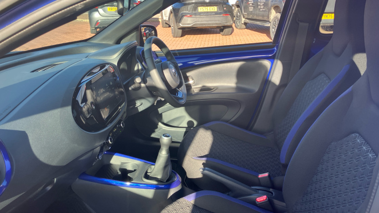 Toyota Aygo X 1.0 VVT-i Edge 5dr Petrol Hatchback